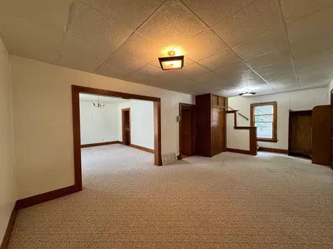 115 E Main St, Marshall, MN 56258 photo 4