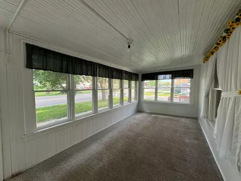 115 E Main St, Marshall, MN 56258 photo 2
