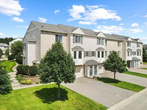 4948 Evergreen Dr N #3, Hugo, MN 55038