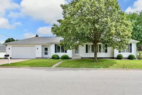 4510 W 8th St, Goodview, MN 55987