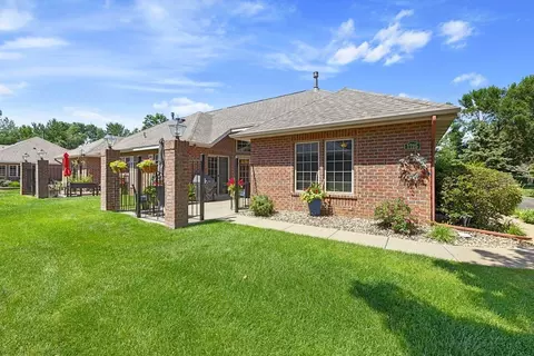 1725 Hunter Hill Rd, Hudson, WI 54016