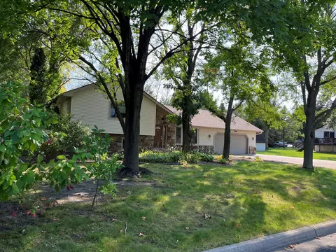 5925 Henry St, Maple Plain, MN 55359 photo 2