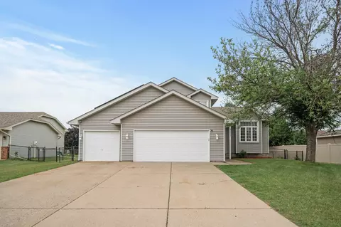 9211 Trinity Gdns, Brooklyn Park, MN 55443