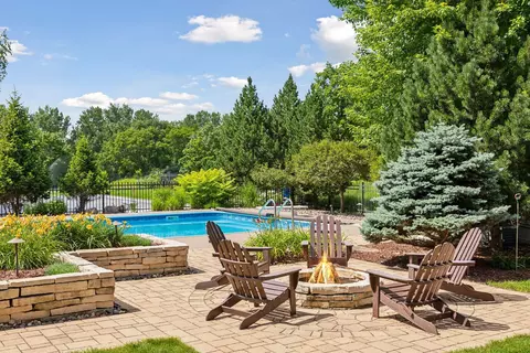 10565 Glen Eagle Pl, Woodbury, MN 55129