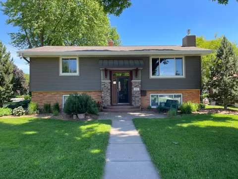 1912 Sheldon St, Falcon Heights, MN 55113