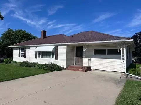 211 2nd Ave NW, Spring Grove, MN 55974