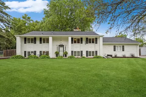 5300 Michaele Ln, Minnetonka, MN 55345