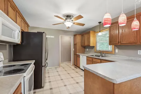 7901 Mt Curve Blvd N, Brooklyn Park, MN 55445