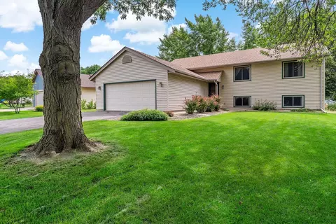1009 Rushmore Dr, Burnsville, MN 55306