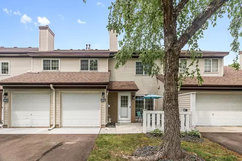 4041 Crystal Cir #95, Shoreview, MN 55126