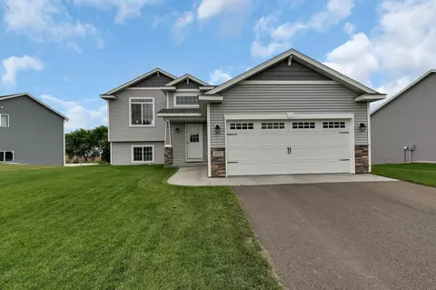 825 Lauren Ct, Clearwater, MN 55320