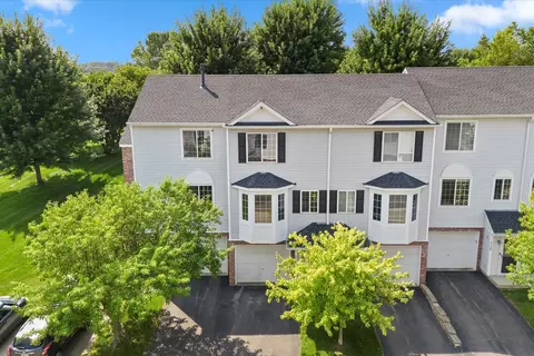 7772 Village St, Chanhassen, MN 55317