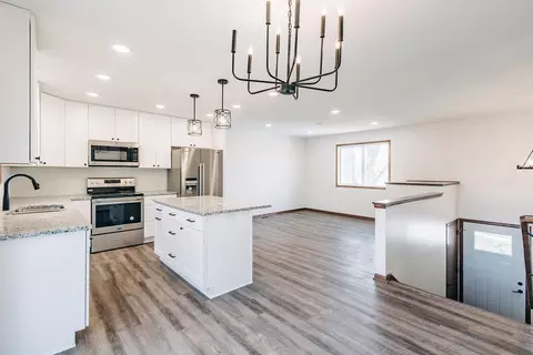 14740 Echo Way, Apple Valley, MN 55124 photo 4