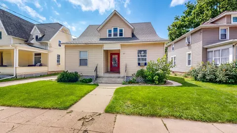 217 6th Ave NW, Rochester, MN 55901