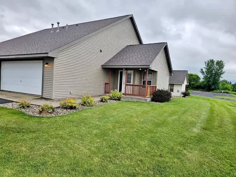 300 Cedar St #6, Baldwin, WI 54002