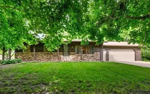 402 2nd Ave, Pemberton, MN 56078