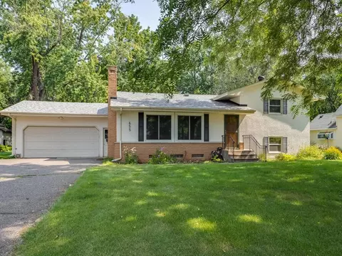 655 Benton St, Anoka, MN 55303