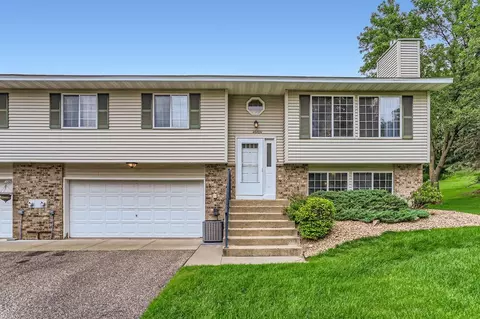4620 12 Ridge Cliff Dr, Eagan, MN 55122