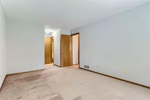 4620 12 Ridge Cliff Dr, Eagan, MN 55122 photo 5