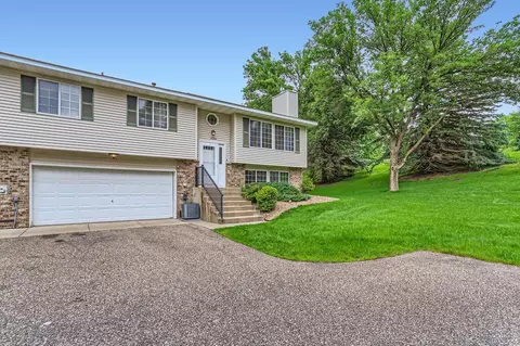 4620 12 Ridge Cliff Dr, Eagan, MN 55122 photo 2