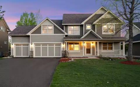538 Spruce St, Eagan, MN 55123