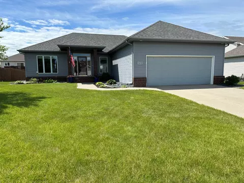 3430 45th Ave S, Fargo, ND 58104