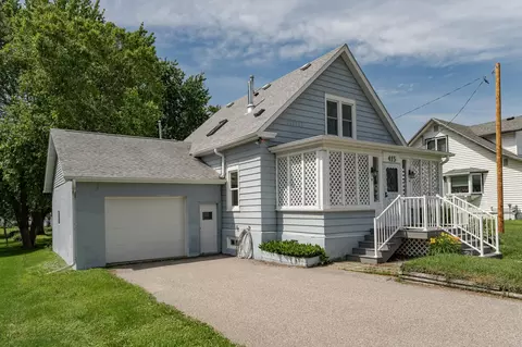 415 1st Ave NE, Plainview, MN 55964