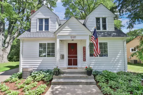 1207 Park St, Brainerd, MN 56401