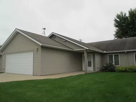 217 5th St, Kenyon, MN 55946