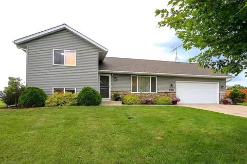 525 Minnesota St NW, Hutchinson, MN 55350