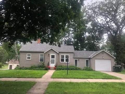 619 Hassan St SE, Hutchinson, MN 55350