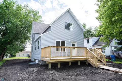 11 1st Ave SE, Dilworth, MN 56529