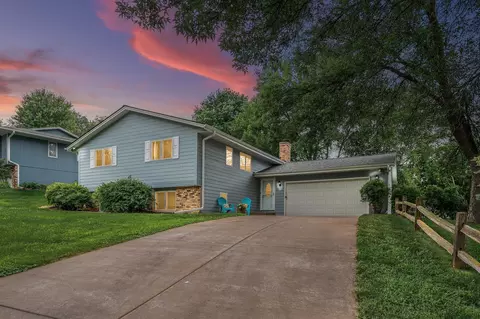 13124 Thomas Ave S, Burnsville, MN 55337