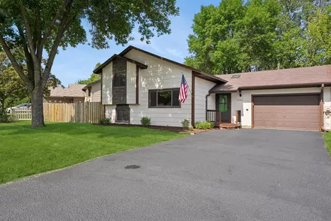 9086 Larch Ln N, Maple Grove, MN 55369