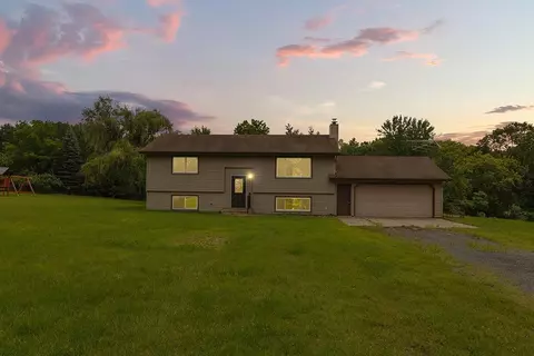 38995 Oriole Ave, North Branch, MN 55056