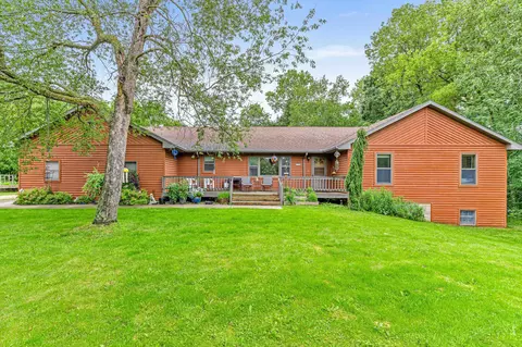18470 Franconia Trl, Shafer, MN 55074