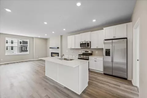1564 Torres Ln, West Saint Paul, MN 55118