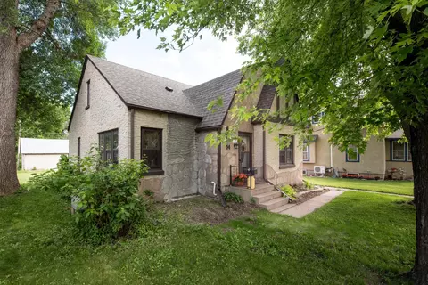 14 E 1st St, Morris, MN 56267 photo 2
