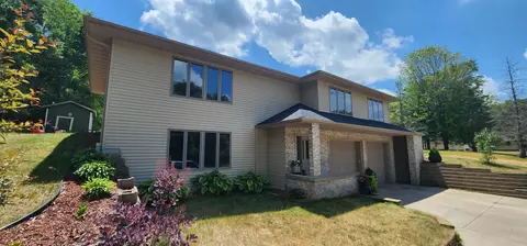 579 Spring Creek Rd S, Red Wing, MN 55066