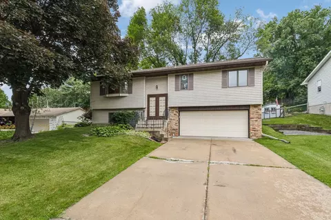 302 Logan Ave E, West Saint Paul, MN 55118