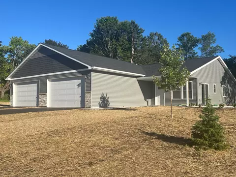 1790 N 4th St, New Richmond, WI 54017