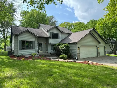 20871 Iran Ave, Lakeville, MN 55044