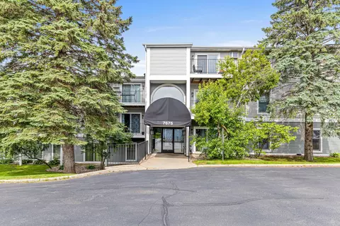 7675 142nd St W #112, Apple Valley, MN 55124