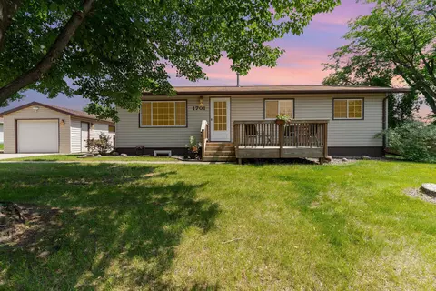 1701 N 5th St, Saint Peter, MN 56082