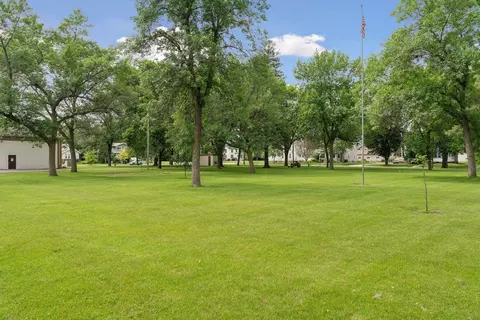 518 8th St E, Glencoe, MN 55336 photo 29