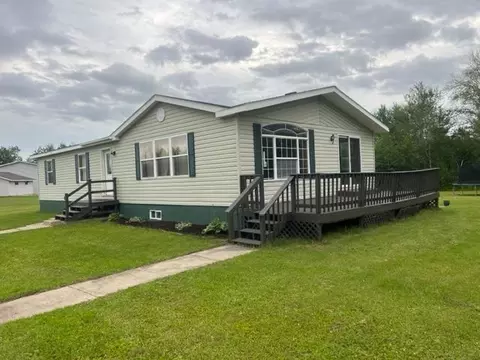402 E Hawkins Ave, Nashwauk, MN 55769