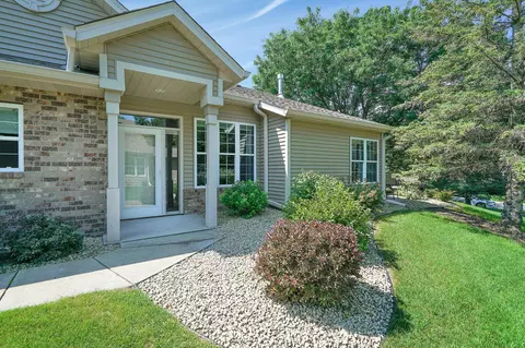 5786 Willow Ln, Shoreview, MN 55126