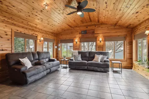 4253 France Ave N, Robbinsdale, MN 55422
