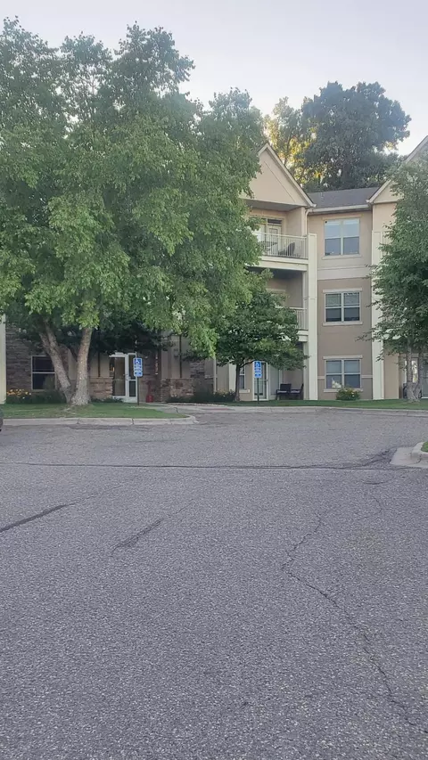 2103 Silver Bell Rd #111, Eagan, MN 55122