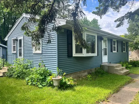 616 Esther Ln, Woodbury, MN 55125